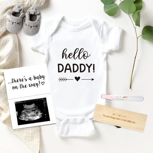 إعلان حمل للأب - طقم Hello Daddy Baby Onesie، أحذية أطفال، صندوق تذكار لاختبار الحمل، بطاقة كشف الحمل - مجموعة هدايا إعلان مفاجئة للطفل للزوج الشريك in Kuwait