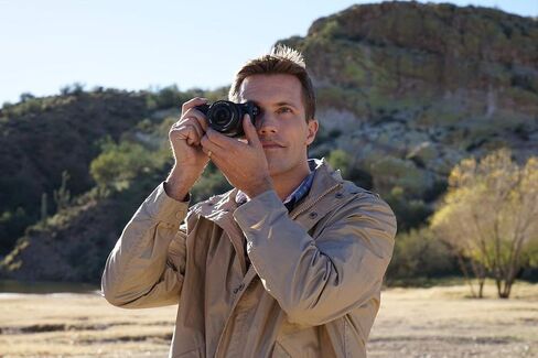 Sony Alpha a6000 Mirrorless Digital Camera with 16-50mm Power Zoom Lens (Renewed) in Saudi Arabia