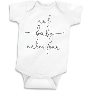 هدية إعلان الطفل من Bump and Beyond Designs لعائلة مكونة من أربعة أفراد