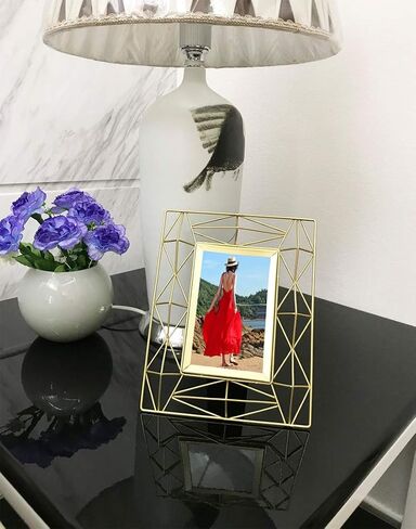 YIFONTIN Picture Frame 4x6 Stand Photo Display Frame Iron Metal for Desk or Dresser, Gold. in Saudi Arabia