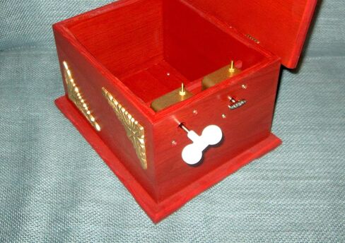 اوديساي اونلاين مفتاحان لف على شكل فراشة لصندوق الموسيقى، مفتاح أبيض كبير للحركة الموسيقية - مفتاح رياح سهل - - مفتاحين طويلين للغاية - - أذني ماوس - مفتاح لصندوق الموسيقى - - مفتاح صندوق الموسيقى in Kuwait