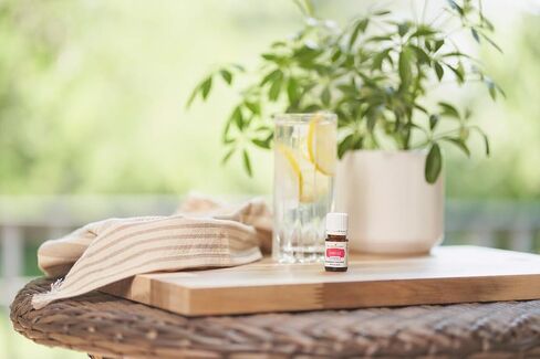 مزيج الزيوت العطرية Vitality EndoFlex 5ml من Young Living - يخلق رائحة مهدئة ومتوازنة - يدعم نمط حياة صحي - نكهة عشبية مع لمسة من النعناع in Saudi Arabia