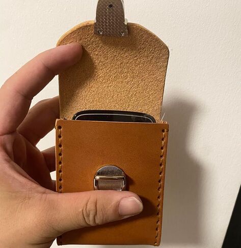ZICCGA Premium Leather Bag Holstor for Dexcom G6 Receiver, Handmade Leather Case Holder with Belt Clip for Dexcom G7 Mobile Continuous Glucose Monitoring in Kuwait