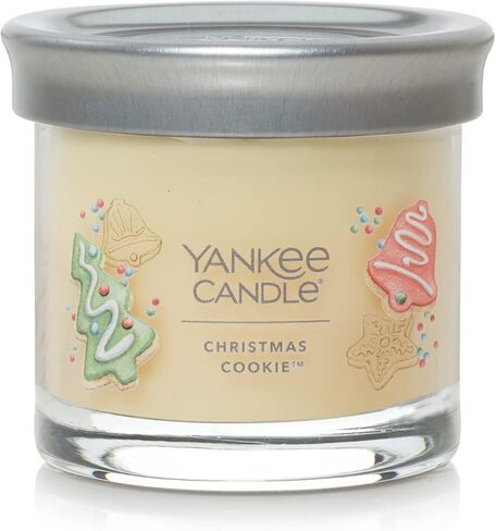 Yankee Candle Balsam & Cedar Scented, Signature 4.3oz Small Tumbler Single Wick Candle, Over 20 Hours of Burn Time, Christmas | Holiday Candle in Kuwait