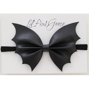 عصابات رأس من الجلد للهالوين للأطفال من LilPinkGoose لحديثي الولادة - سنة فما فوق، فيونكة شعر الهالوين (خفاش مطاطي أسود كبير) in Kuwait