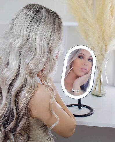 مرآة مكياج فانسي بإضاءة LED قابلة للتركيب على الحائط، قابلة لإعادة الشحن - مرآة مستحضرات تجميل مضيئة بدون سلك مع 3 إعدادات إضاءة خافتة، تكبير مزدوج - فيرا (كروم) in Kuwait
