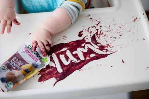 أغذية الأطفال العضوية، أكياس المرحلة الثانية، مزيج الفواكه والخضروات والحبوب، دقيق الشوفان والموز والتوت، 3.5 أونصة مهروسة (عبوة من 6 قطع) in Kuwait