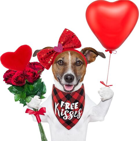 مجموعة زي تنكري للكلاب لعيد الحب من زيمياس - باندانا حمراء منقوشة وربطة عنق على شكل فيونكة وشريط رأس بلينج للكلاب ولعبة قطيفة على شكل قلب للعطلات والحفلات وعيد الحب in Kuwait
