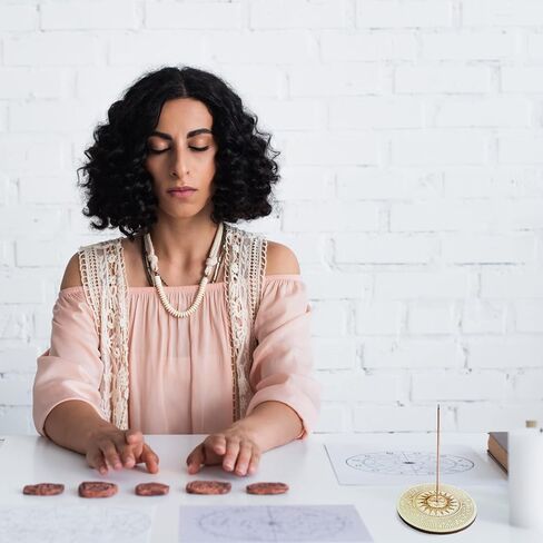 2 حامل عصا البخور، حامل البخور الخشبي للشمس والقمر للعصي، هدايا ساحرة، ديكور روحي للتأمل الوثني رمز الجمالية الساحرة مع 9 فتحات حامل عصا البخور اللوتس. in Kuwait