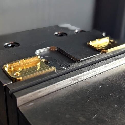 لوحة قاعدة مجلة Milspin متوافقة مع Glock Gen 1-5، G17 17L 18 19 19X 22 23 24 26 27 31 34 35 45 | شامروك (أخضر على نحاس) | صنع فى أمريكا in Kuwait