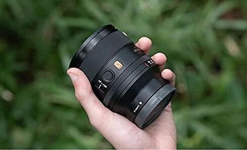 Sony FE 35mm F1.4 GM (SEL35F14GM) Lens Bundle with 3PC Filter Kit, 128GB SDXC Card, Backpack, More | Sony 35mm Lens in Saudi Arabia