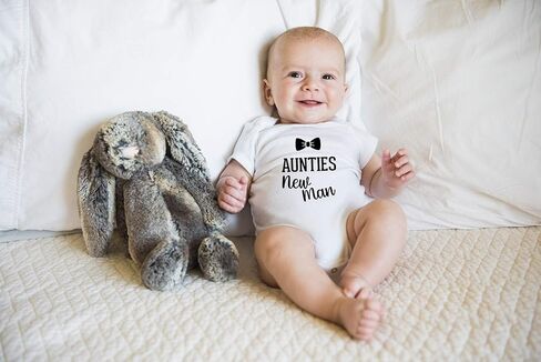Funnwear Auntie's New Man - Auntie Loves Me New Aunt Reveal - رومبير للرضع لطيف ومضحك، بدلة أطفال من قطعة واحدة in Kuwait