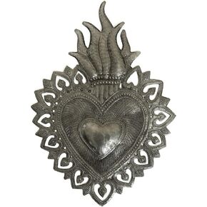 قلب مقدس، قلب مشتعل، فن شعبي ديني، ديكور منزلي روحي، لوحة فنية جدارية معدنية هايتية 7.25 × 10.25 انش in Kuwait