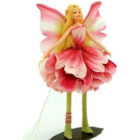 دمية جنية وردية مصنوعة يدويًا من الفاوانيا الوردية - مع أجنحة من تاسي ديزاين in Kuwait