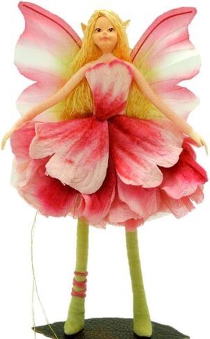 دمية جنية وردية مصنوعة يدويًا من الفاوانيا الوردية - مع أجنحة من تاسي ديزاين in Kuwait