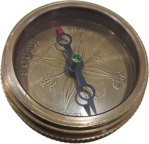 بوصلة نحاسية عتيقة مستوحاة من تولكين مع حافظة جلدية من دولتشي - بوصلة اتجاهية مغناطيسية للملاحة والتخييم والمشي لمسافات طويلة والرحلات - "Not All Who Wander are Lost" - هدية فريدة in Kuwait