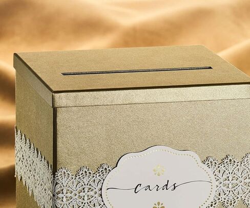 Hayley Cherie® - صندوق بطاقات هدايا ذهبي مع دانتيل أبيض وملصق بطاقات - لمسة نهائية ذهبية مزخرفة - حجم كبير 25.4 سم × 25.4 سم - مثالي لحفلات الزفاف، وحفلات استقبال الأطفال، وأعياد الميلاد، والتخرج in Kuwait