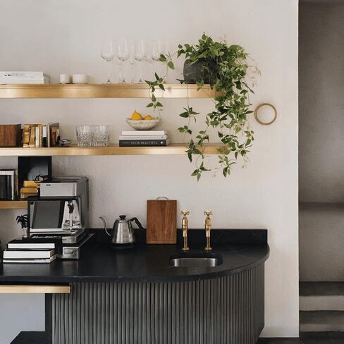 اني اند باندا نباتات صناعية معلقة من اللبلاب بوعاء من قطعتين، نباتات بلاستيكية مزيفة بطول 51 انش، مسار طويل، نباتات صناعية صغيرة معلقة، اوراق شجر خضراء لديكور الزفاف والمكتب والمنزل والاماكن الداخلية in Kuwait