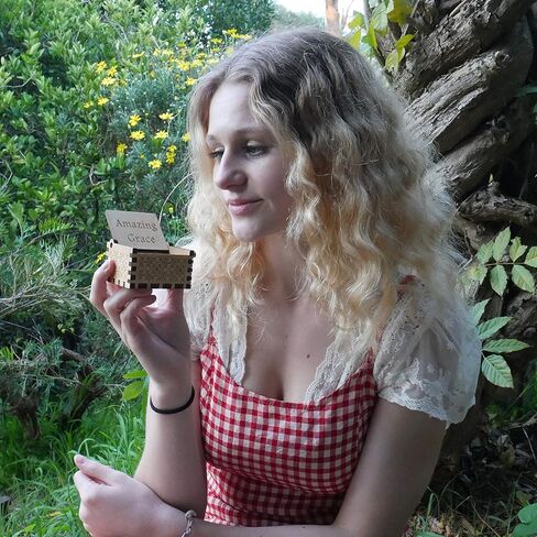 ايبيفانيا صندوق موسيقى خشبي صغير مدهش هدايا للنساء والرجال المسيحيين، صناديق موسيقى خشبية دينية هدايا: الام والابنة والكريسماس والمعمودية وعيد الام وعيد الميلاد وهدية الزفاف والانتقال لمنزل جديد in Kuwait