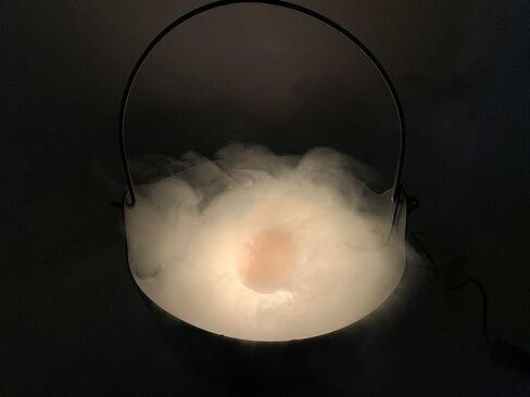 مرجل أسود على شكل فقاعات مقاس 35.56 سم مع ضباب أخضر غامض مخيف (مع خيارات الألوان) - رائع لتزيين الهالوين، والحفلات، ودلو الحلوى - تتضمن الغلاية مقبضًا - قطر 35.56 سم in Kuwait