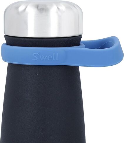 مقبض سفر S'well، أونيكس - إكسسوار أثناء التنقل لزجاجة S'well الخاصة بك - تصميم مبتكر وقبضة مرنة مصنوعة من السيليكون الناعم الخالي من مادة BPA in Kuwait