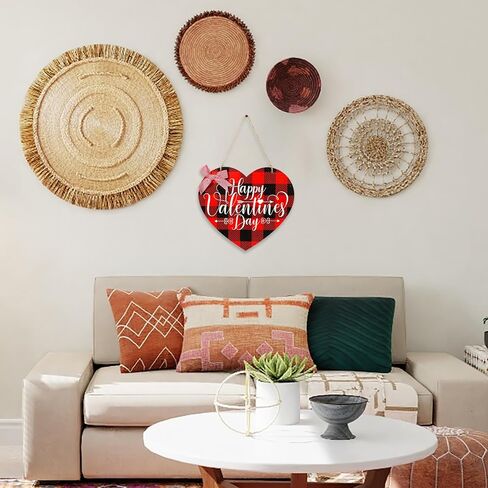Valentine's Day Door Hanger, Wooden Heart Shaped Happy Valentine's Day Door Sign Red & Black Plaid Sweet Hanging Signs Decoration for Outdoor Wall Party Supplies in Saudi Arabia