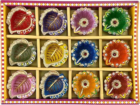 كيه اس جون ديكور ديوالي دياس اضواء ملونة من الطين التقليدي مصنوع يدويا من الطين لتزيين نافراتاري، صندوق هدايا ديوالي ومهرجان بوجا، مجموعة من 12 قطعة مع فتائل قطنية (تصميم 1) in Kuwait