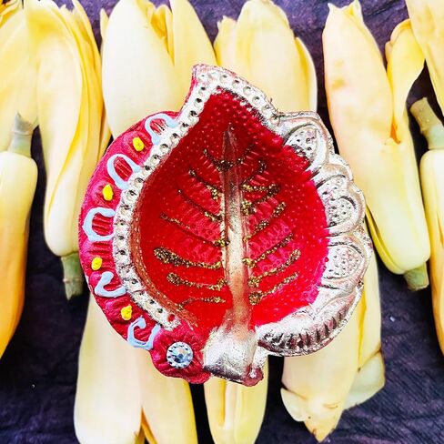 كيه اس جون ديكور ديوالي دياس اضواء ملونة من الطين التقليدي مصنوع يدويا من الطين لتزيين نافراتاري، صندوق هدايا ديوالي ومهرجان بوجا، مجموعة من 12 قطعة مع فتائل قطنية (تصميم 1) in Kuwait