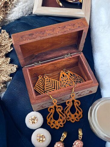 اس.بي.ارتس صندوق خشبي لرماد البشر، صندوق جنازات جثث الحيوانات الاليفة، جرة ديكورية، جرة للقطط والرضع والكبار، صندوق رماد تذكاري صغير جدًا (منقوش بالزهور، 4 × 6 انش) in Kuwait