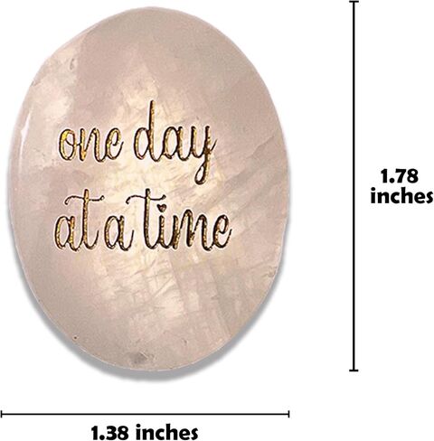 يوم واحد في كل مرة العقيق تهدئة كريستال روز كوارتز تخفيف الضغط تخفيف القلق هدايا ملهمة للنساء الرجال in Kuwait