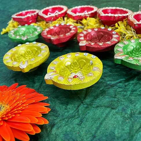 كيه اس جون ديكور ديوالي ملون مصنوع يدويا من الطين الترابي مرسومة باليد لتزيين مهرجان ديوالي بوجا لديكور المنزل الداخلي والخارجي مع فتائل قطنية (مجموعة من 12 قطعة) in Kuwait