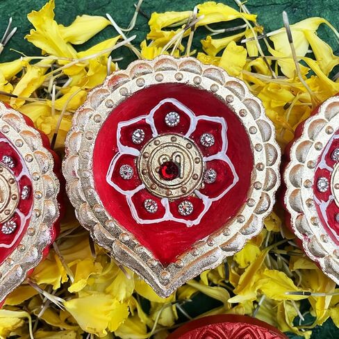 كيه اس جون ديكور ديوالي ملون مصنوع يدويا من الطين الترابي مرسومة باليد لتزيين مهرجان ديوالي بوجا لديكور المنزل الداخلي والخارجي مع فتائل قطنية (مجموعة من 12 قطعة) in Kuwait