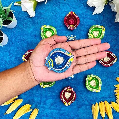 كيه اس جون مجموعة من 12 قطعة من الديا الهندية لبوجا | صلصال | حامل ديا للديكور | مصابيح ديا لبوجا | هدايا ديوالي وديكور ميتي ديا لتزيين الديوالي مع فتائل قطنية in Kuwait