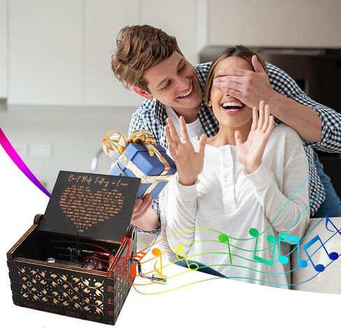 صندوق الموسيقى الخشبي CJYGEGE - لا يمكن أن يساعد في الوقوع في الحب، علبة صناديق موسيقية منقوشة عتيقة للحب - صندوق موسيقى خشبي - هدايا للحبيب والصديق والصديقة والزوج والزوجة in Kuwait