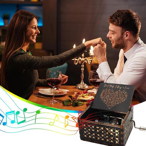 صندوق الموسيقى الخشبي CJYGEGE - لا يمكن أن يساعد في الوقوع في الحب، علبة صناديق موسيقية منقوشة عتيقة للحب - صندوق موسيقى خشبي - هدايا للحبيب والصديق والصديقة والزوج والزوجة in Kuwait