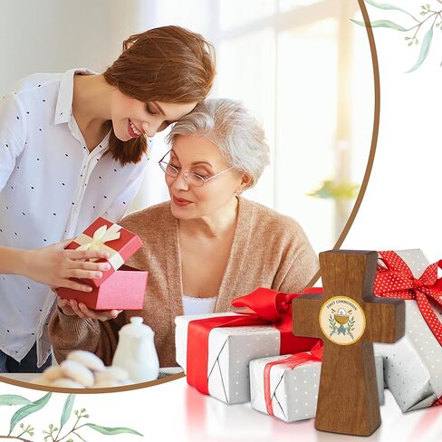 أمونيت تمسك يدها صلبان خشبية صغيرة مع حقيبة خيش جيب صغير يد صليب تحمل صليب العناية المسيحية هدية الكنيسة عيد الميلاد in Kuwait