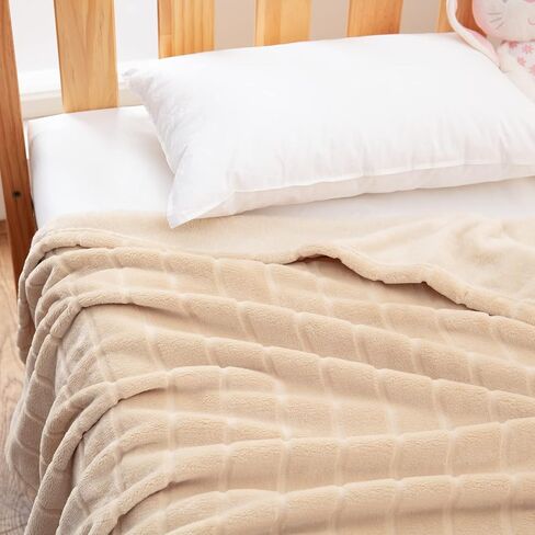 بطانية أطفال من القطيفة من بيرتي، بطانيات استقبال فائقة النعومة ودافئة وخفيفة الوزن ومسامية للجنسين لعربة الأطفال الرضع، مقاس 33 بوصة × 43 بوصة، بيج فاتح in Kuwait