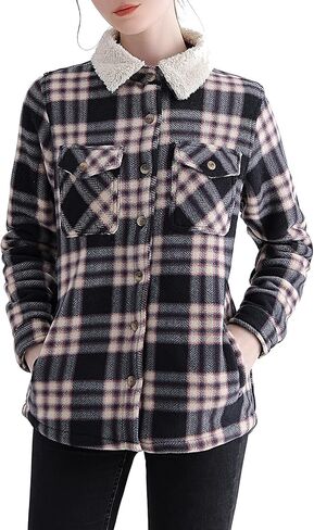 سترة نسائية من Facitisu مبطنة بالصوف الشيربا وأزرار كبيرة الحجم ومعطف من الفلانيل ذو مربعات in Kuwait