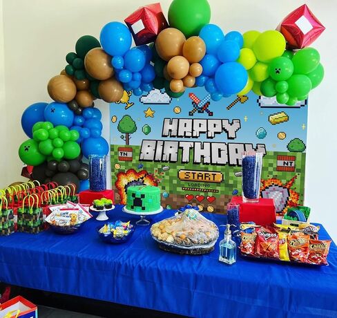 خلفية عيد ميلاد سعيد من البوليستر مقاس 7×5 قدم، لوازم حفلات تي ان تي، لافتة بتصميم كتل الاوساخ للاطفال والاولاد وديكور الغرفة in Kuwait