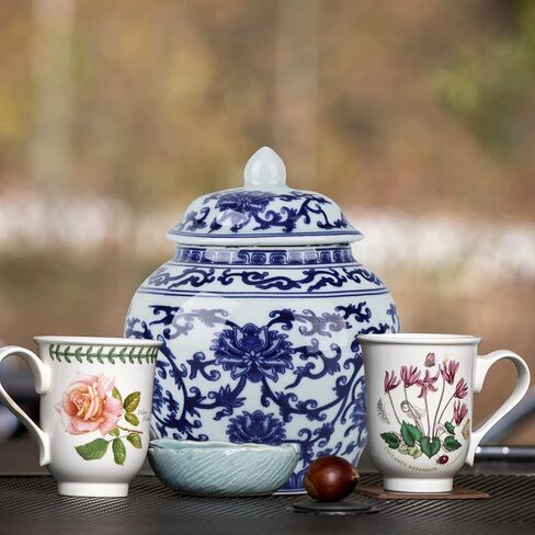 برطمان زنجبيل صيني مع غطاء بنمط عتيق من جينغدتشن، ديكور منزلي ريترو ازرق وابيض من البورسلين مغطى بالسيراميك، نمط مينغ وتشينغ الصيني التقليدي (برطمان عام) in Kuwait