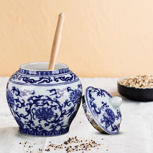 برطمان زنجبيل صيني مع غطاء بنمط عتيق من جينغدتشن، ديكور منزلي ريترو ازرق وابيض من البورسلين مغطى بالسيراميك، نمط مينغ وتشينغ الصيني التقليدي (برطمان عام) in Kuwait