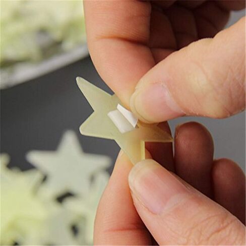 100 قطعة من ملصقات الحائط المضيئة ثلاثية الأبعاد لغرف الأطفال وغرفة المعيشة وديكور المنزل (وردي) in Kuwait