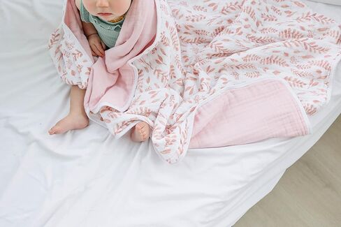 بطانية لحاف من الموسلين Bebe au Lait، فائقة النعومة 100% من القطن، مريحة وقماط مريحة ودافئة، مثالية لحديثي الولادة والرضع والأطفال الصغار وعربة الأطفال ومفارش سرير الأطفال، مقاس كبير 48 بوصة × 48 بوصة - Just Be + أوراق الشجر in Kuwait