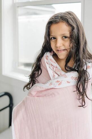 بطانية لحاف من الموسلين Bebe au Lait، فائقة النعومة 100% من القطن، مريحة وقماط مريحة ودافئة، مثالية لحديثي الولادة والرضع والأطفال الصغار وعربة الأطفال ومفارش سرير الأطفال، مقاس كبير 48 بوصة × 48 بوصة - Just Be + أوراق الشجر in Kuwait