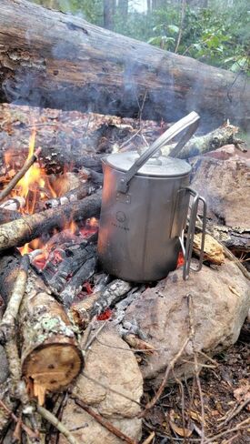 وعاء قهوة Valtcan Titanium Percolator سعة 1.5 لتر، غلاية تخييم خفيفة الوزن سعة 50 أونصة سائلة، مقبض زجاجي بسعة 6 أكواب، 395 جرام، غلاية مدمجة in Kuwait