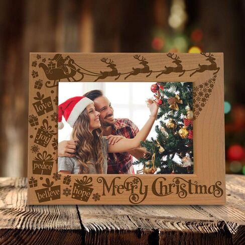 KATE POSH Merry Christmas Love Peace Joy Believe Hope، إطار صورة عائلي سحري لعيد الميلاد. ديكور سانتا والرنة والمزلقة. إطار صور من الخشب الطبيعي محفور (أفقي 5 × 7) in Saudi Arabia
