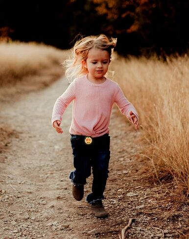 عروات عاكسة رياضية من Athle - علامات عاكسة Hi Vis مكونة من قطعتين عاكسة للسلامة - معدات عاكسة للمشي في الليل - سحب سحاب عاكس للحيوانات الأليفة والأطفال والسترات وحقائب EMT التكتيكية وحقيبة الظهر in Kuwait