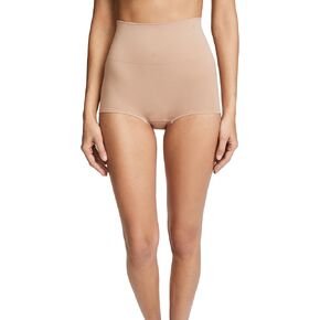 Yummie Women's Ultralight Seamless Shapewear Girl Short