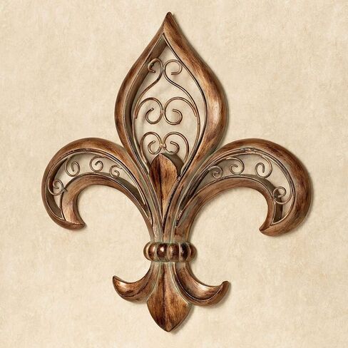 لوحة فنية جدارية من Adalina Fleur de Lis باللون الذهبي المصقول - مصنوعة من الراتنج، ديكور معدني ملتف - نمط فرنسي تقليدي - شعار روماني للمنزل - يبلغ عرضها 16 بوصة وارتفاعها 17 بوصة in Kuwait