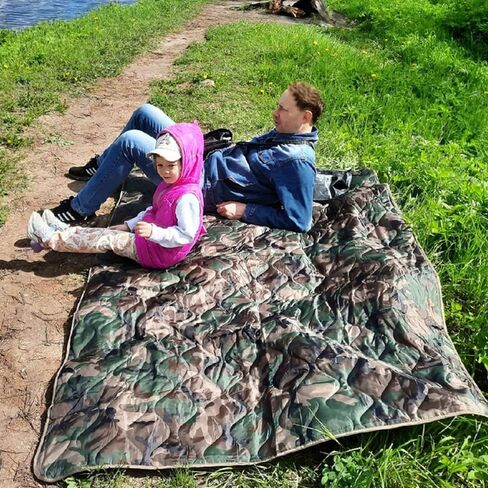 بطانية تخييم تكتيكية مموهة قابلة للتعبئة، حقيبة خفيفة الوزن ودافئة مثالية للنزهة على الشاطئ والسفر في الهواء الطلق ومغامرات المشي لمسافات طويلة والمهرجانات (الغابات) in Kuwait